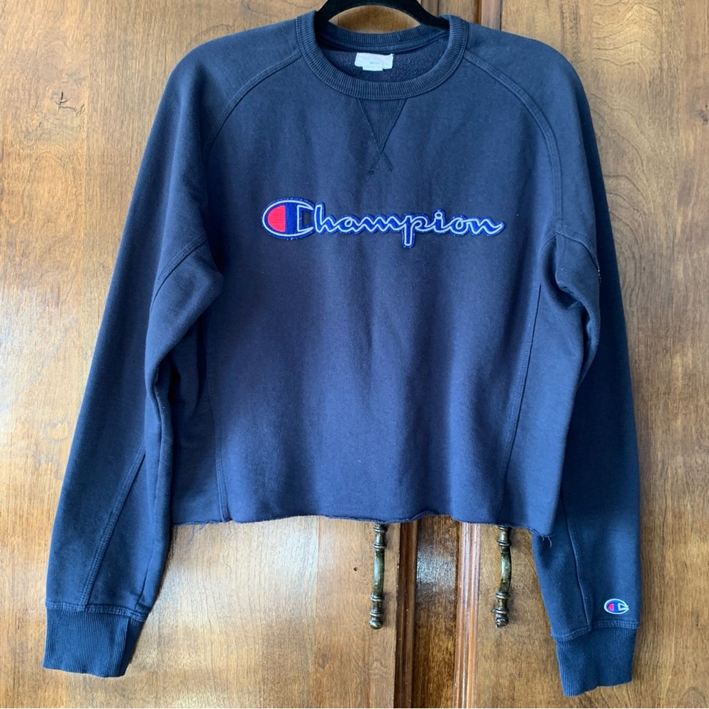 Champion Women's Navy Cropped Crewneck Sweatshirt